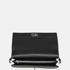 Schoudertassen^Calvin Klein Elongated schoudertas black