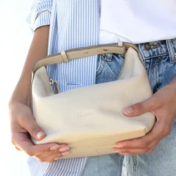 Handtassen^Loulou Essentiels Marie handtas beige