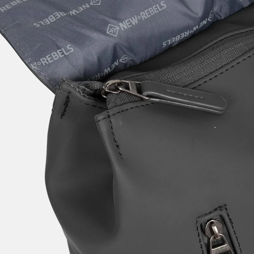 Vrijetijd Rugzakken | School Rugzakken^New Rebels Daley Flap rugzak black
