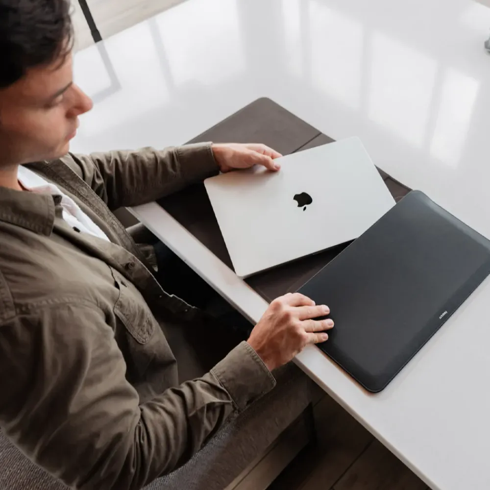 School Accessoires | Laptophoezen^Orbitkey Hybrid Laptophoes 16 inch black