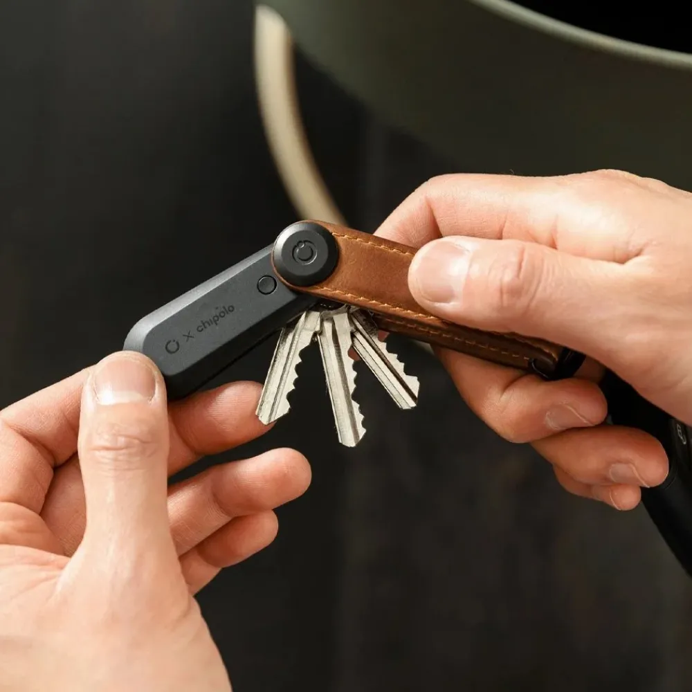 Sleutelhangers^Orbitkey x Chipolo bluetooth tracker V2 black
