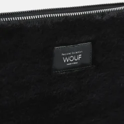 School Accessoires | Laptophoezen^Wouf Black Forest laptophoes 13/14 inch faux fur